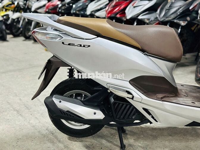 XE MÁYTHANH TÙNG_LEAD 125 XÁM BẠC ĐÈN LED KHÓA SMK