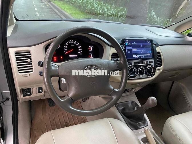 Toyota Innova 2009 G - 153000 km