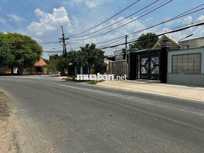 1100m² ngay ngã tư Miếu Ông Cù – cho thuê 15tr/tháng, giá chỉ 780tr!