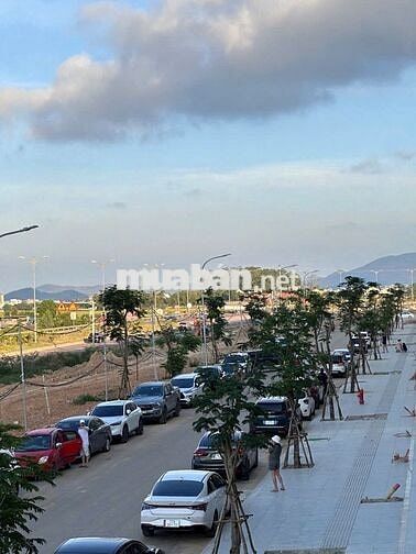 Bán lô góc sẵn sổ đỏ, mặt tiền QL.19 Quy Nhơn Iconic, gần biển 10x16