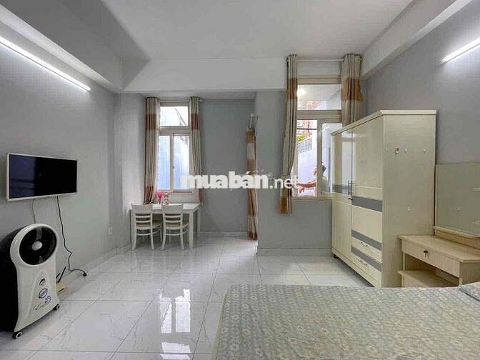 Cho Thuê Căn Hộ Studio Ban Công Thang Máy Full NT Ngay CMT8 Quận 3