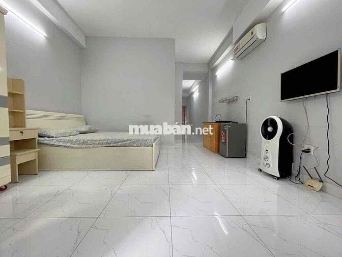 Cho Thuê Căn Hộ Studio Ban Công Thang Máy Full NT Ngay CMT8 Quận 3