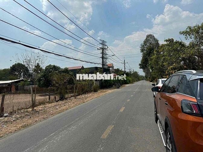 1100m² ngay ngã tư Miếu Ông Cù – cho thuê 15tr/tháng, giá chỉ 780tr!