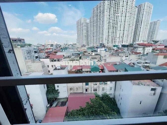 Bán căn hộ ccmn 60m2 có sân vườn phố Quan Nhân - Nhà đẹp 2 ngủ full đo