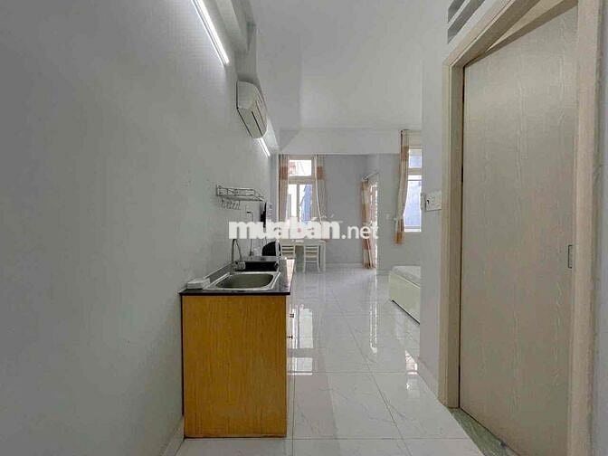 Cho Thuê Căn Hộ Studio Ban Công Thang Máy Full NT Ngay CMT8 Quận 3