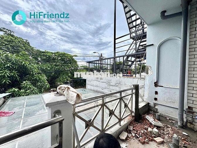 10p qua Q5 Phòng đẹp bancol mới xây siêu rộng Hỗ trợ lắp máy lạnh