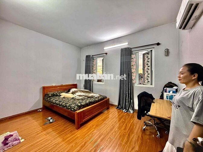 CHO THUÊ CHUNG CƯ 3 PHÒNG NGỦ ĐỐI DIỆN CV LÊ THỊ RIÊNG 110m2
