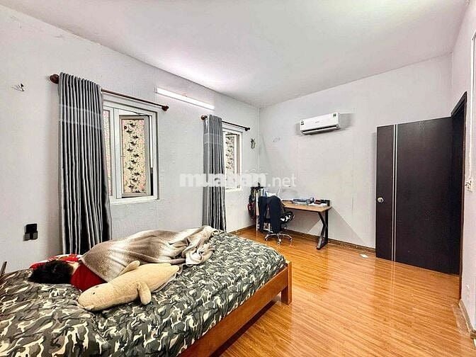 CHO THUÊ CHUNG CƯ 3 PHÒNG NGỦ ĐỐI DIỆN CV LÊ THỊ RIÊNG 110m2