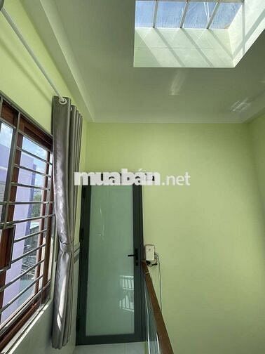 Bán gấp nhà hẻm xe hơi 96m2, 8pn,giá 7,5 tỷ , đường Lê Văn Lương,Quận7