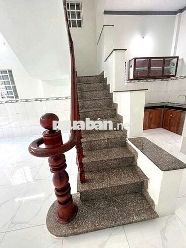 Bán nhà lầu bình chuẩn 17 Đt 90m sàn giá 1ty050tr