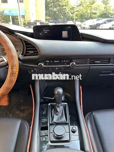 Mazda 3 2020 Sedan 1.5L Luxury - 30000 km