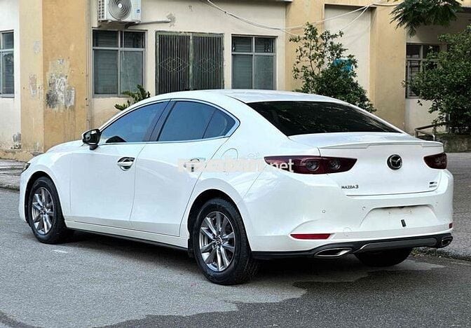 Mazda 3 2020 Sedan 1.5L Luxury - 30000 km