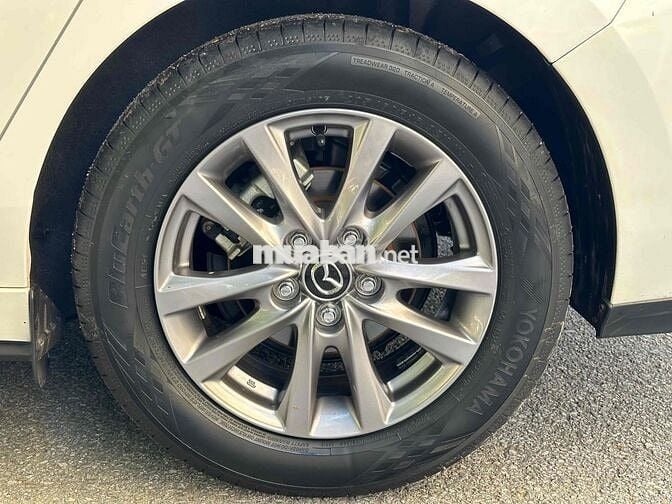 Mazda 3 2020 Sedan 1.5L Luxury - 30000 km