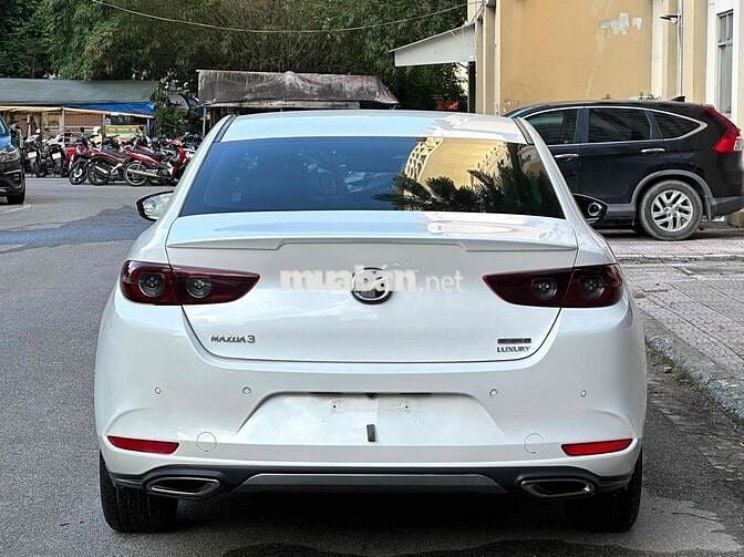 Mazda 3 2020 Sedan 1.5L Luxury - 30000 km