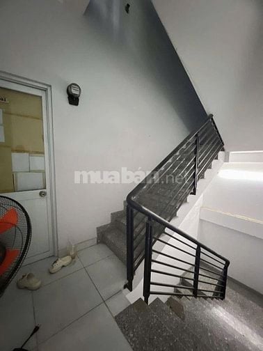 ⭐️Bán nhà CHDV 4 Lầu 12 phòng hẻm Nguyên Hồng, P11, Q.Bình Thạnh.