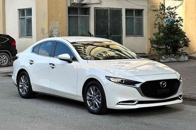 Mazda 3 2020 Sedan 1.5L Luxury - 30000 km