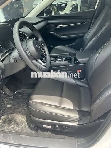 Mazda3 Luxury 2023