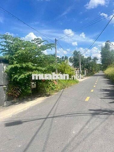 Chủ về quê bán gấp cắt lỗ 500tr lô đất 200m2 cách trung tâm 1km