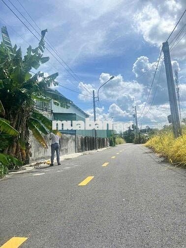 Chủ về quê bán gấp cắt lỗ 500tr lô đất 200m2 cách trung tâm 1km