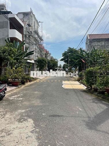 cần bán lô góc tại khu dân cư phú thịnh . phường long hưng đồng nai