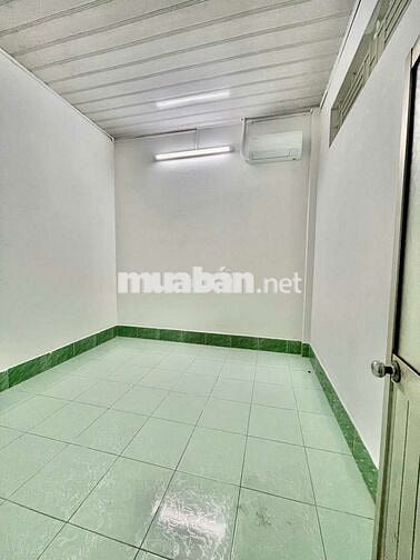 Cần cho thuê nhà mới sơn rộng có máy lạnh gần trường Nguyễn Du