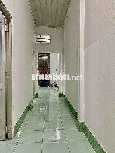 Cần cho thuê nhà mới sơn rộng có máy lạnh gần trường Nguyễn Du