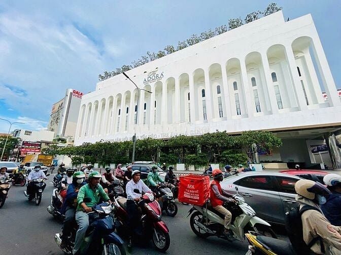 BÁN NHÀ HẺM Ô TÔ 238 HOÀNG VĂN THỤ 4,1X14 NGAY ADORA ĐÔNG PHƯƠNG 9,6TỶ