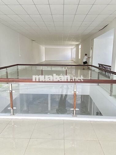 Cho Thuê Nhà Trệt Lầu Mặt Tiền 9m Đường 3/2 Vị Trí Trung Tâm Cần Thơ