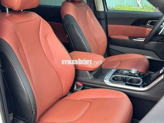 Kia carnival 2.2D signature 7s- 26000 km