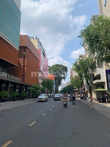Bán nhà ngay mặt tiền Hai bà Trưng, P8, Q3.DT;5x21, 1tr2l, giá:32 tỷ