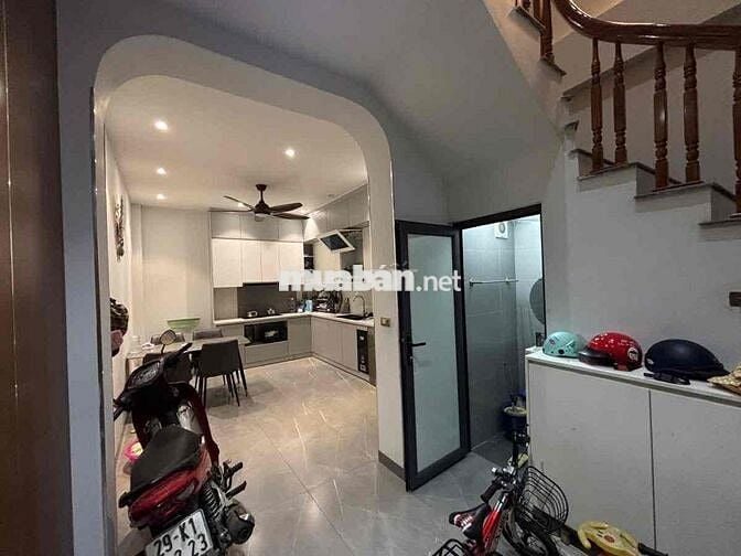 Bán Gấp Nhà Đẹp Ngọc Thụy - Gara Ô Tô - 30m Ra Mặt Phố - Ful Nội Thất