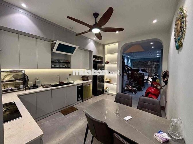 Bán Gấp Nhà Đẹp Ngọc Thụy - Gara Ô Tô - 30m Ra Mặt Phố - Ful Nội Thất