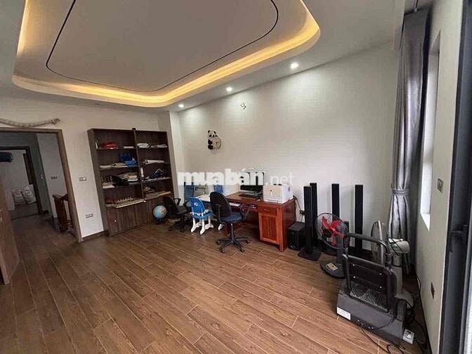 Bán Gấp Nhà Đẹp Ngọc Thụy - Gara Ô Tô - 30m Ra Mặt Phố - Ful Nội Thất