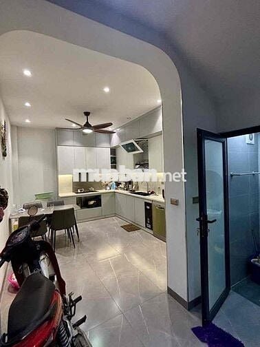 Bán Gấp Nhà Đẹp Ngọc Thụy - Gara Ô Tô - 30m Ra Mặt Phố - Ful Nội Thất