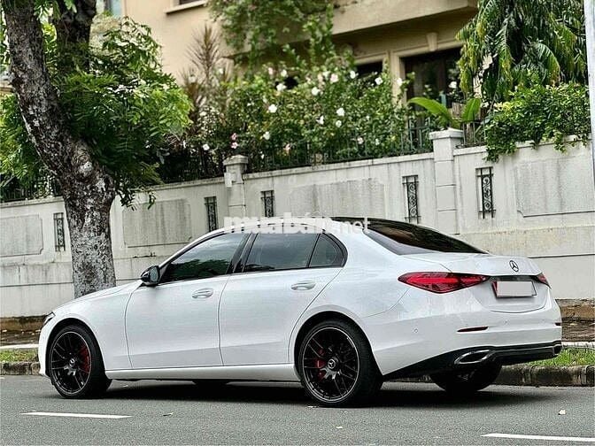 Mercedes-C200 Plus Trắng/ Nội thất nâu, 16.000 Km