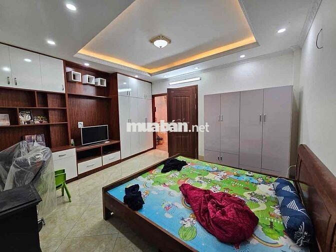 HIẾM- NHÀ ĐẸP PHỐ BỒ ĐỀ - Ô TÔ ĐỖ CỔNG - 30M2 X 5 TẦNG, 6.5 TỶ