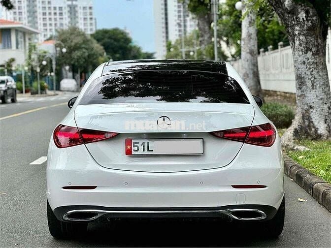 Mercedes-C200 Plus Trắng/ Nội thất nâu, 16.000 Km