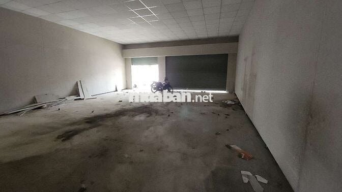 Cho thuê nhà mặt tiền đường Cách Mạng Tháng Tám gần chợ búng 300m2.