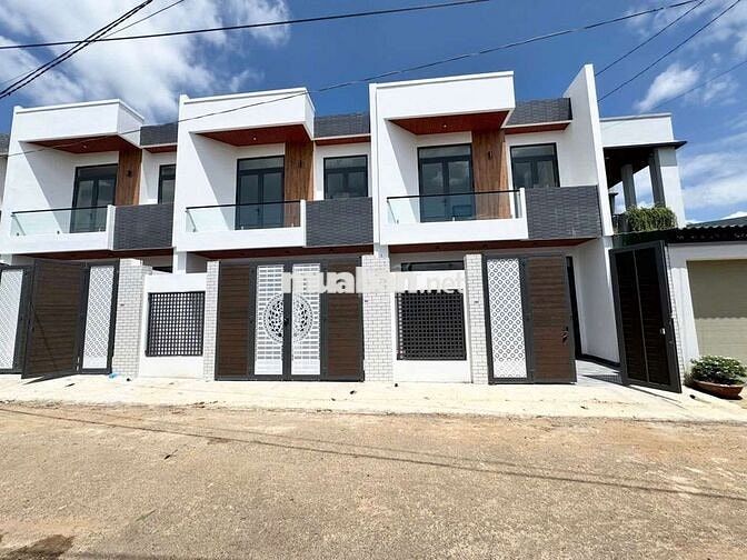 📢📢 Nhà 2 tầng Phường Eakao - Hẻm Ywang - Buôn Ma Thuột!!
💰💰