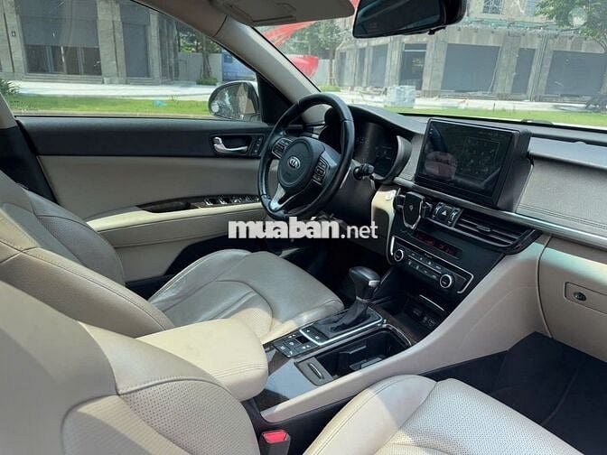 Kia Optima 2016 2.0 ATH - 8700 km