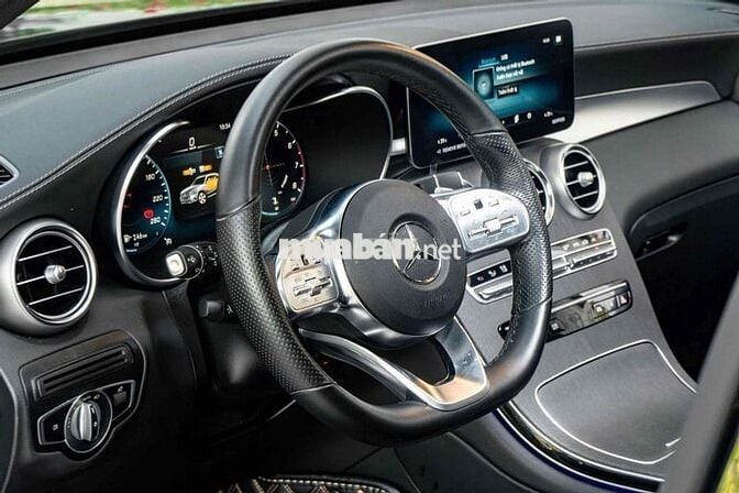 Mercedes Benz GLC300 4Matic 2022 - 33000 km