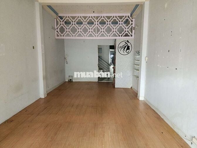Cho thuê mặt bằng đường Cách Mạng Tháng 8 giá rẻ