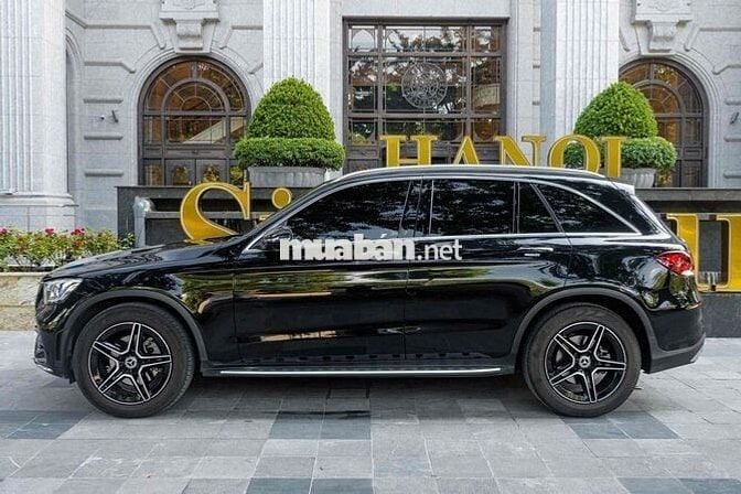 Mercedes Benz GLC300 4Matic 2022 - 33000 km