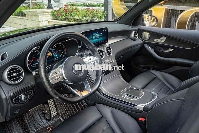 Mercedes Benz GLC300 4Matic 2022 - 33000 km