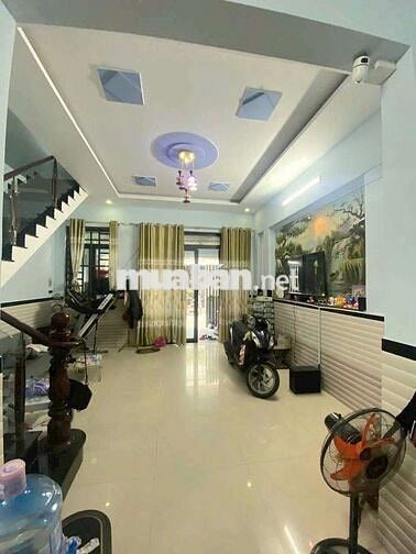 Bán nhà đúc 1 lầu,đường nhựa KDC rộng 7m,Diện tích: 5,40 × 15