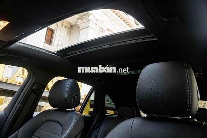 Mercedes Benz GLC300 4Matic 2022 - 33000 km
