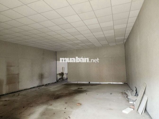Cho thuê nhà mặt tiền đường Cách Mạng Tháng Tám gần chợ búng 300m2.