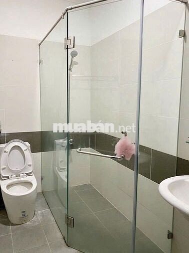 CHO THUÊ NHÀ NGUYÊN CĂN mặt tiền 26a Hồ Bá Kiện, P15, Quận 10