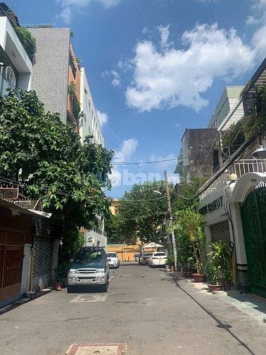 Bán nhà ngay mặt tiền Hai bà Trưng, P8, Q3.DT;5x21, 1tr2l, giá:32 tỷ