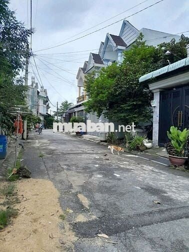 Bán nhà đúc 1 lầu,đường nhựa KDC rộng 7m,Diện tích: 5,40 × 15